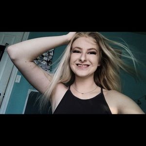 Meet your Posher, Laura